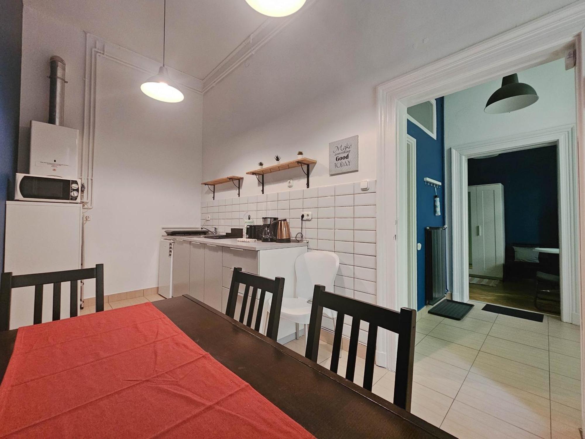 Purezen In The City For 2 Apartment Будапеща Стая снимка