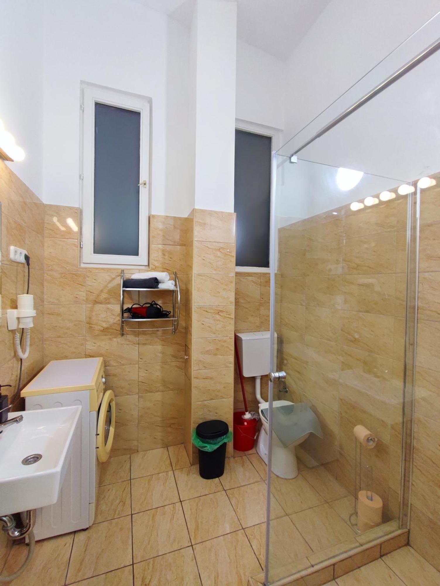 Purezen In The City For 2 Apartment Будапеща Стая снимка